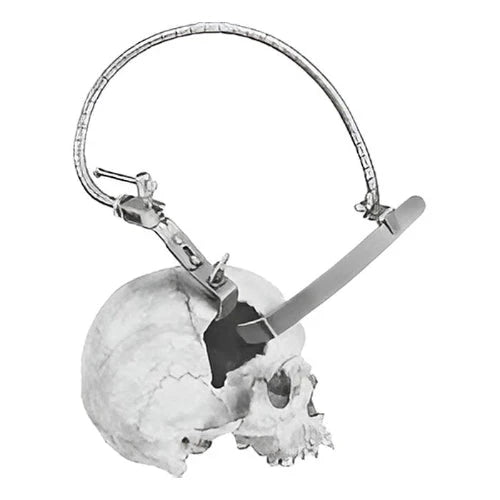 leyla retractor